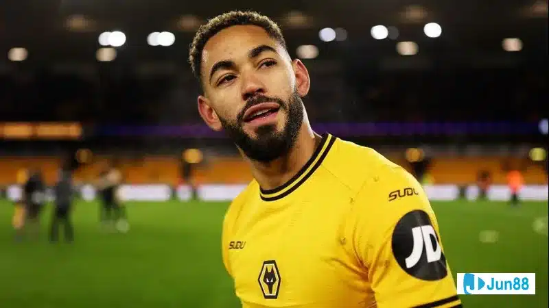 Matheus Cunha trong trang phục Manchester United thể hiện sự tự tin Matheus Cunha trong trang phục Manchester United thể hiện sự tự tin